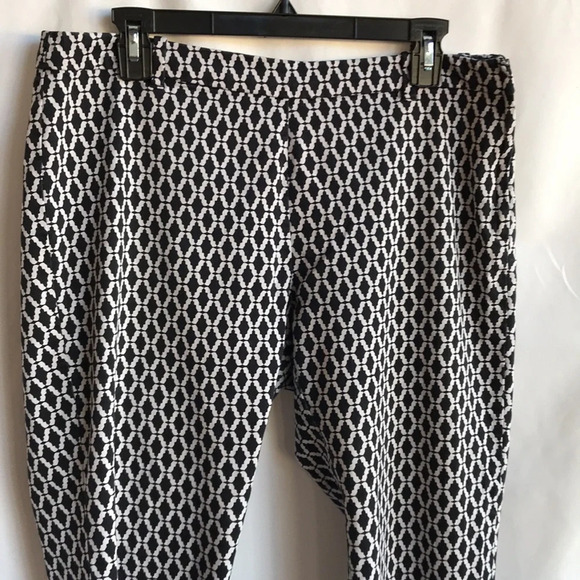 H&M black and white modern print crop pants, size 14 - Picture 2 of 11